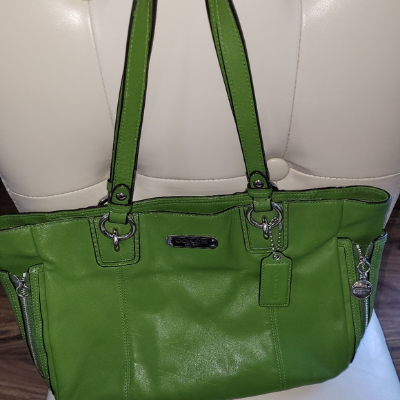 Purse - Picture 1 of 4